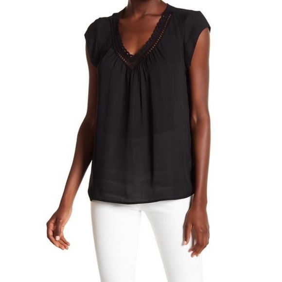 DR2 Black Womens Crochet Cap Sleeve V Neck - Picture 1 of 8